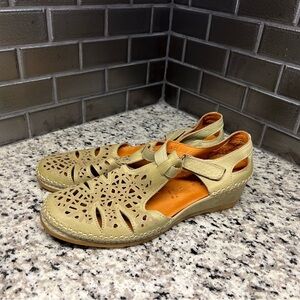 Spring Step Women’s sz 8.5 casual shoes, NWOT!!